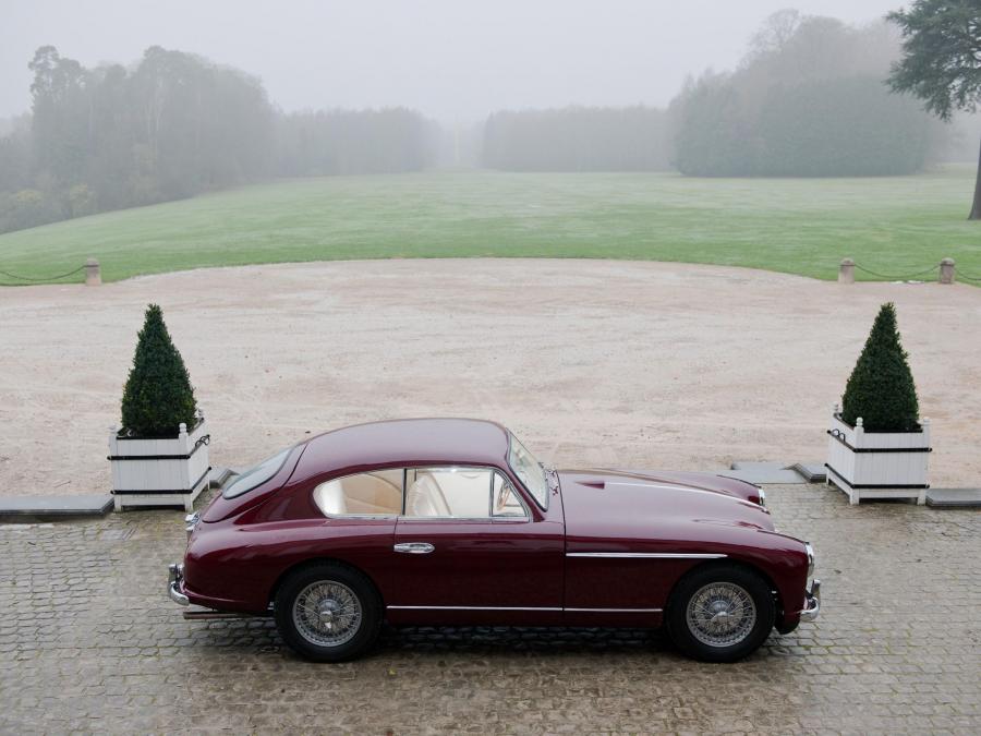 Aston Martin DB2/4 Sports Saloon 1953 года  (фото 11 из 15)